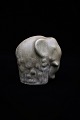 Arne Bang 
glaseret 
keramik figur 
af lille 
elefant.
Højde: 10,5cm. 
Er i hel og i 
fin stand.