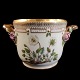 Royal 
Copenhagen, 
Flora Danica 
porcelæn; Rund 
vinkøler #3570.
Dekoreret i 
farver og guld 
med ...