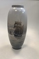 Royal 
Copenhagen Art 
Nouveau Vase 
med skib No 
2106/763
Måler 34cm / 
13.39 inch
Mærket som ...