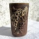 Rustik keramik 
vase, 21cm høj, 
10 cm i 
diameter, 
Design Bodil 
Marie Nielsen 
*Pæn stand*