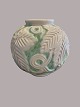 vase, grøn og 
hvid
Michael 
Andersen 
Keramik nr. 
5126
stentøj
højde 12 cm.
Pæn brugt 
stand
