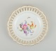 Antik Meissen 
gennembrudt 
tallerken i 
håndmalet 
porcelæn med 
blomster og 
sommerfugle. 
Sent ...