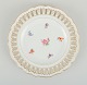 Antik Meissen 
gennembrudt 
tallerken i 
håndmalet 
porcelæn med 
blomster og 
gulddekoration. 
Sent ...