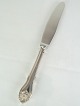 Middagsknive 
med saksisk 
mønstret lavet 
i sølv 830 
sterling. 
L:21  (14stk. 
på lager)
