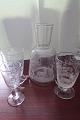 Vandkaraffel og 
3 glas med 
hjortemotiv
2 
Grogg/Toddy-
glas og et 
hvidvinsglas
Bemærk: 1 ...