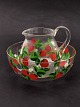 Retro jordbær 
sæt dekoreret 
med emalje 
maling kande H. 
14 cm. skål H. 
8 cm. D. 21 
emne nr. 526429