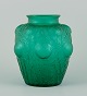 René Lalique, 
Frankrig.
Sjælden 
Domremy 
kunstglasvase i 
grønt glas med 
tidsler i 
relief.
Ca. ...