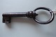 For samleren:
Antik nøgle
Fra ca. 1750
L: ca. 11,5cm
God stand
Varenr.: 
4-51013