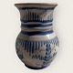 Keramik vase, 
Haunsø keramik. 
Blå og hvid 
glasur, 14,5cm 
høj, 11cm i 
diameter *Pæn 
stand*