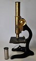 Antikt 
mikroskop, 
19./20. 
&aring;rh. 
Tyskland. 
M&aelig;rket: 
E. Leitz, 
Wetzlar, no. 
170144. ...
