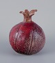 Linda Mathison, 
svensk 
samtidskeramiker, 
unika 
keramikvase, 
organisk form, 
glasur i røde 
...