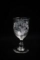 Gammelt 
mundblæst 1800 
tals fransk 
Souvenir 
vinglas med 
graveret skrift 
Amitié ( 
Venskab) og ...