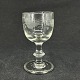 Højde 8,2 cm.
Flot slebet 
glas fra 1800 
tallets midte 
med en 
spidsbladet 
dekoration.
Glasset ...