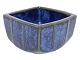Hjorth keramik 
fra Bornholm, 
miniature 
mørkeblå skål.
Dekorationsnummer 
090.
Måler 6,4 x 
...