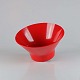 Rød skål i hård 
plast formet 
som en tragt
Design Henning 
Koppel
Producent T. 
Ørskov & ...