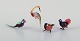 Murano, 
Italien. En 
samling på fire 
miniature 
glasfigurer af 
fugle i farvet 
...