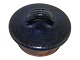 Saxbo keramik, 
blåt låg.
Indvendig 
diameter 5,0 
cm.
Der er flere 
små skår på 
indersiden af 
...