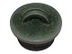 Saxbo keramik, 
grønt låg.
Indvendig 
diameter 4,5 
cm.
Mærket med 
nummer 11.
Der er en ...
