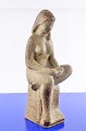 Stentøjsfigur 
af 
billedhuggeren 
Ejgil Vedel 
Schmidt 
(1912-2002) 
Kvindefigur af 
stentøj ...
