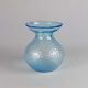 Hyacintvase i 
lyseblå presset 
glas med 
netmønster
Producent 
Holmegaard
Højde 11,5 cm 
...
