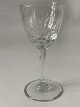 Helga Rødvin 
Glas fra Kosta  
Glasværk
Højde 16,2 cm 
Slebet stilk 
med 
krydsslibninger 
på ...