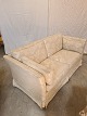 Sofabord imed 
løse hynder, 
fra 1990erne.
Den har små 
brugsspor.
Ryghøjde 70cm 
Bredde 163cm 
...