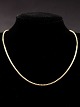 14 karat guld 
halskæde 38 cm. 
vægt 9,3 gram 
stemplet 585 
GIFA emne nr. 
552520