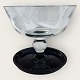 Kastrup 
Glasværk, Lis, 
Dessert skål 
med sort fod, 
9cm høj, 10cm i 
diameter 
*Perfekt stand*