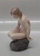 Kgl. figur fra 
Royal 
Copenhagen 4027 
Nøgen pige på 
sten Design Ada 
Bonfils 15 cm I 
hel og fin ...