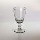Hedvinsglas fra 
serien 
Wellington 
slebet
Producent 
Holmegaard
Fremstår med 
enkelte bobler 
...