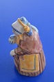 L. Hjorth 
keramik fra 
Bornholm. 
Figurer i 
egnsdragter. 
Gammel dame 
med kande, 
højde 10 cm. 
Pæn ...