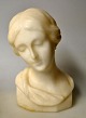 Kochendörfer, 
Fritz (1871 - 
1942) Tyskland: 
Kvinde buste. 
Alabaster. 
Signeret med 
messing skilt 
...