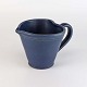 Hjerteformet 
kande i blåt 
keramik
Producent 
Holbæk keramik
Højde 9,5 cm 
Bredde 12 cm 
...