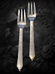 Georg Jensen 
Pyramide kage 
gafler i 
sterling sølv. 
sælges som sæt 
a 2 stk