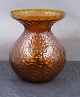 Pæn og velholdt 
buttet 
Zwiebelglas, 
løg glas, 
hyacintglas i 
brunt glas med 
netmønster.
H 11,5cm ...