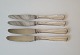 Dobbeltriflet 
middagskniv i 
sølv og stål 22 
cm.
Stemplet de 
tre tårne - HS
Længde 22 ...