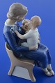 Bing og 
Grøndahl 
porcelæns 
figur. B&G mor 
med 2 børn "En 
lykkelig 
familie"  nr. 
2262. Højde  20 
...