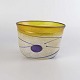 Asymmetrisk 
vase i 
kunstglas fra 
serien Artist 
collection i 
hvide, blå og 
gule nuancer 
nr. ...