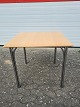Nanna Ditzel 
bord i fineret 
bøgetræ og 
stål, fra 
1990erne.
Det har 
brugsspor.
Højde 72cm ...