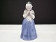 Kongelig 
porcelæn - 
Bornholmer pige 
nr. 1323 - 
Lotte Benter
Højde 21 cm