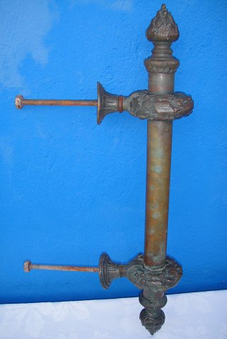 Handle of bronze
