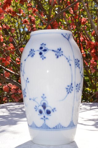 Royal Copenhagen Musselmalet gerippt Vase 383