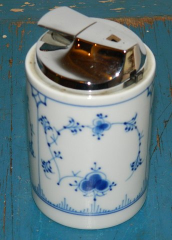 B&G blue fluted lighter in porcelain.