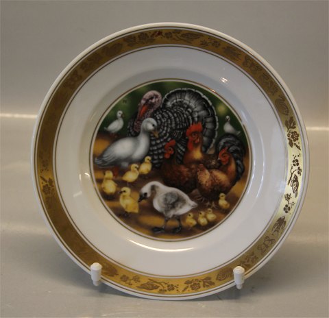 Kongelig Dansk 9628  Den grimme Ælling. Hans Christian Andersen Platter 19 cm 
1975 Pauline Ellison