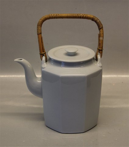 Gemma # 125 Royal Copenhagen Dinnerware - Gertrud Vasegaard 14621 Tea pot 16 cm