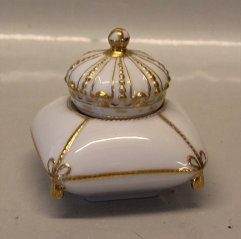 Royal Copenhagen  Box 9 x 9 cm ca Crown on Pillow Juliane Marie
