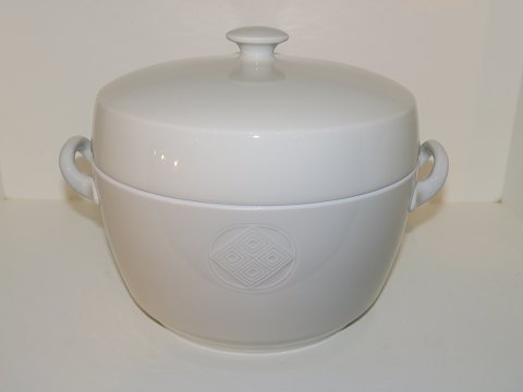 Gemma
Lidded bowl / small tureen