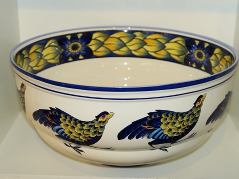 Blue Pheasant
Enormous bowl for champagne