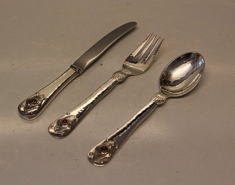 Georg Jensen Jubilæumssæt 1904-1979 Kniv, Ske og Gaffel Sterling Sølv med 
Carneol sten