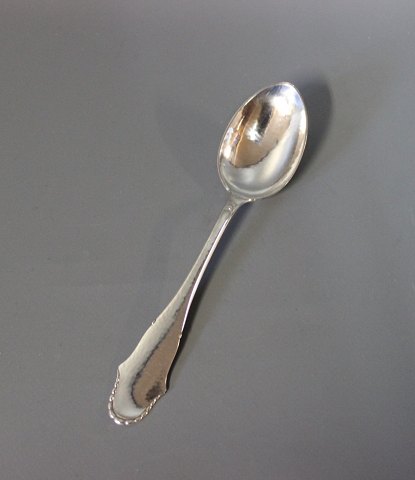 Dessert spoon in Christiansborg, hallmarked silver.
5000m2 udstilling.